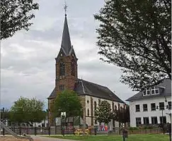  ?? Foto: F. Weyrich ?? Der erste Schritt zur Entweihung der Kirche ist getan.