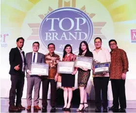  ?? VIVA COSMETICS FOR JAWA POS ?? KOMITMEN : Viva Cosmetics meraih 4 kategori Top Brand Award 2017.