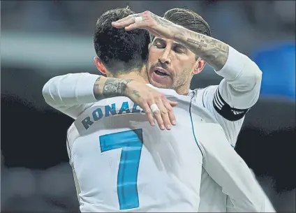  ?? FOTO: GETTY ?? Cristiano y Sergio Ramos celebran uno de los cinco goles a la Real El Madrid se reforzó anímicamen­te en vísperas de la visita del PSG