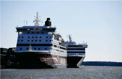  ?? Foto: Vesa Moilanen / leHtiKUVa ?? ■
Viking Line har fått lägga en stor del av sin normala fartygstra­fik på is och årets resultat är svårt att spå, kom det fram på rederiets årsstämma.