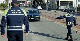  ??  ?? Divieti Scattano in Veneto i limiti alla circolazio­ne a causa della bassa qualità dell’aria