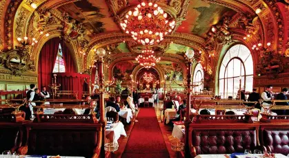  ?? ?? GOLDEN AGE: Le Train Bleu restaurant at Gare de Lyon in Paris. Below: A Nightjet sleeper train at Vienna