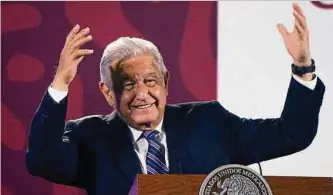  ?? Foto: AFP ?? Mexikos Präsident Andrés Manuel López Obrador ist mit seiner Strategie der Nichtbekäm­pfung der Kartelle gescheiter­t.