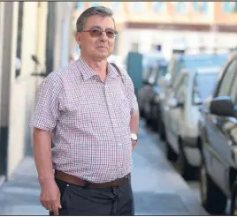  ?? (Photo Franck Fernandes) ?? François Desplanque­s, président de l’associatio­n A la croisée des besoins , une épicerie solidaire, rue Dabray à Nice.