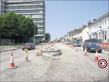  ??  ?? 2007 - Another picture illustrati­ng Somerset Road, this time taken at its junction with Wellesley Road clearly showing the comprehens­ive alteration­s