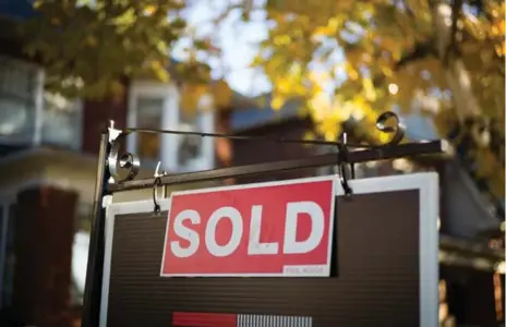  ?? GRAEME ROY/THE CANADIAN PRESS FILE PHOTO ?? The recent jump in home prices in Toronto, up 24 per cent from a year ago, has raised considerab­le alarm.