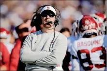  ?? RIEDEL] ?? Oklahoma coach Lincoln Riley watches action on the field during Saturday's loss at Kansas State in Manhattan, Kan. [AP PHOTO/CHARLIE