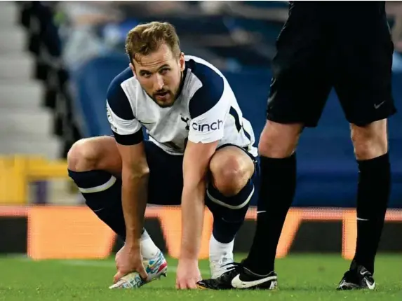  ?? (Getty) ?? England captain reacts after suffering an injury to his ankle