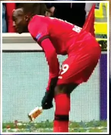  ??  ?? Shameful: Moussa Diaby picks up a thrown bottle