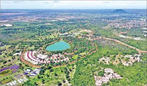  ?? SPM ?? An aerial view of the Run Ta Ek area, where around 6,000 households living in or near Angkor Archaeolog­ical Park are expected to relocate to, as seen on September 13. The area is located in the commune of the same name in Siem Reap province’s Banteay Srei district.
