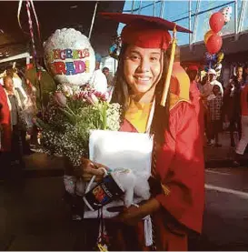  ?? AP ?? Ivonne Bárcenas, durante su ceremonia de graduación de la escuela secundaria.