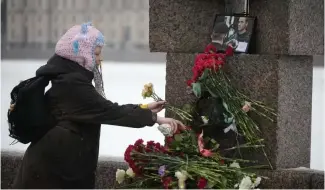  ?? ?? Hommage à Alexeï Navalny à Saint-Pétersbour­g, Russie, samedi 17 février 2024.
