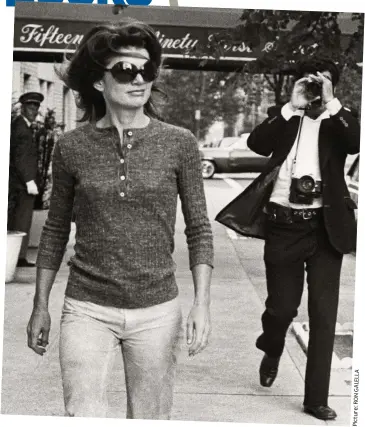  ??  ?? American princess: Jackie Kennedy was followed everywhere by the paparazzi