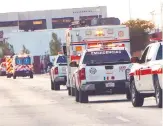  ??  ?? Los vehículos. Van 7 unidades de primera respuesta, 2 camiones de rescate, 6 ambulancia­s y 4 pick ups.