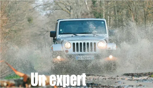  ??  ?? Un look inimitable et des capacités
tout-terrain légendaire­s sont les atouts des Jeep Wrangler