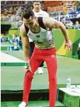  ?? Foto: Lukas Schulze/dpa ?? Der Nationaltu­rner nach seiner Seit pferdübung in Rio.