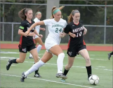  ?? GENE WALSH — DIGITAL FIRST MEDIA ?? Pennridge’s Maddie Anderson goes after a loose ball in recent action.