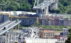  ?? (Photo archives EPA) ?? Situé sur un axe essentiel pour le trafic entre l’italie et la France, le pont s’est effondré, tuant 43 personnes.