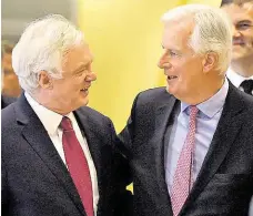  ?? Jednání o odchodu Velké Británie z evropského bloku vede za EU Michel Barnier (vpravo), Británii zastupuje David Davis. FOTO REUTERS JIŘÍ SLÁDEK ?? Partneři.