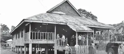  ??  ?? BANGUNAN Rumah Budaya Dusun Bonggi yang dirasmikan pada tahun 2011.