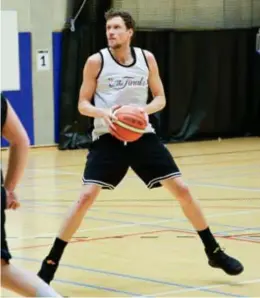  ?? FOTO KOEN FASSEUR ?? Dennis Xhaët tijdens een training met Makeba.