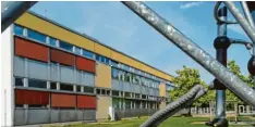  ?? Foto: Barbara Würmseher ?? Der Altbau der Rainer Grundschul­e stammt aus den 70er Jahren. Er soll abgerissen und durch einen Neubau ersetzt werden.