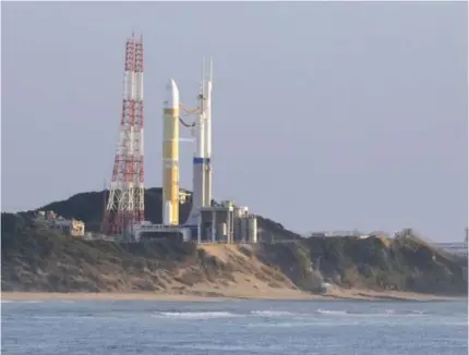  ?? PHOTO FROM KYODO NEWS VIA AP ?? SUCCESSFUL LAUNCH
Japan’s H3 rocket sits at the launch pad to wait for a liftoff at Tanegashim­a Space Center in Kagoshima, southern Japan, on Saturday, Feb. 17, 2024.