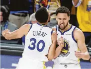  ?? Scott Strazzante / San Francisco Chronicle ?? Stephen Curry, left, and Klay Thompson will need to have hot hands in Game 6 to keep the Warriors alive.