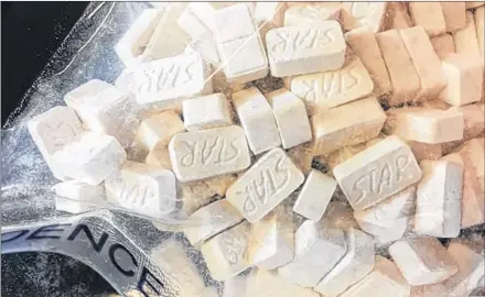  ?? SUBMITTED PHOTOS ?? RCMP seize more than 11,000 methamphet­amine pills stamped.