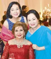  ??  ?? (Seated) Edna Lhuillier; (standing) Jojo Zabarte and Frannie Jacinto.