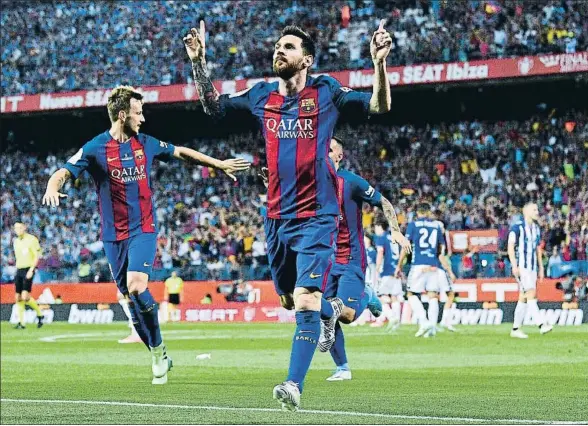  ?? DAVID RAMOS / GETTY ?? En otra final, de nuevo Leo Messi fue el jugador más decisivo abriendo el marcador y creando el segundo y el tercer gol del Barça