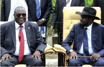  ?? DR ?? Líder dos rebeldes do Sudão do Sul (à esquerda), Riek Machar, com o Presidente Salva Kiir