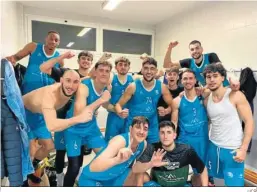  ?? UCB ?? Los jugadores del UCB celebran el triunfo ante el Jaén.