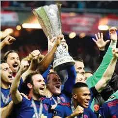  ?? Foto: AFP/Jonathan Nackstrand ?? Manchester United holt sich den Europacup