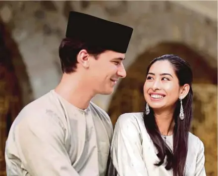  ?? PIC BY JOHOR ROYAL PRESS OFFICE ?? Johor princess Tunku Tun Aminah Maimunah Iskandaria­h Sultan Ibrahim and Dennis Muhammad Abdullah are excited about their wedding.