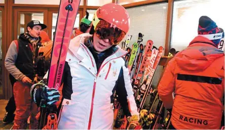  ?? JAVIER SORIANO AGENCE FRANCE-PRESSE ?? Comme les autres skieuses, l’Américaine Mikaela Shiffrin a dû retourner au village olympique sans avoir pu disputer le slalom géant dimanche soir, heure du Québec. L’épreuve a été reportée à jeudi en raison des forts vents.