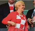  ?? Foto: afp ?? Wenn Kroatien kickt, schaut Staatspräs­i dentin Kolinda Grabar Kitarovic begeis tert auf der Tribüne zu.