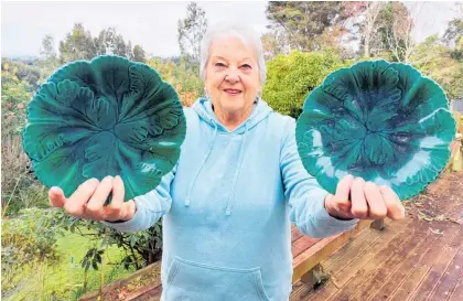  ?? ?? Jenny Gawith with her mother’s plates that went missing for 30 years.