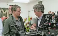  ?? MERIE W. WALLACE/PARAMOUNT PICTURES VIA AP ?? Actor Matt Damon, left, on the set of “Downsizing,” with director Alexander Payne.