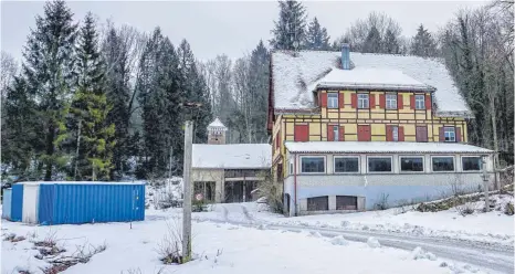  ?? FOTO: SIMON BARG ?? Die Wege zum Waldbad sind geräumt, doch auf dem Gelände ist noch nichts passiert, obwohl eigentlich schon gebaut werden sollte.