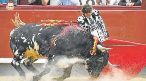  ?? // PLAZA 1 ?? Fernando Robleño hizo la faena más vibrante al salpicado cuarto