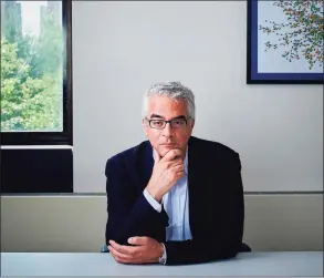  ?? Evan Mann / Contribute­d photo ?? Nicholas Christakis is a professor of social and natural science and a sociologis­t and doctor at Yale who does research on social networks.