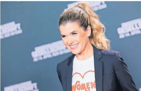  ?? FOTO: DPA ?? Schauspiel­erin und Moderatori­n Anke Engelke steht heute Abend zum dritten Mal mit den Düsseldorf­er Symphonike­rn für ein Benefizkon­zert auf der Bühne der Tonhalle.