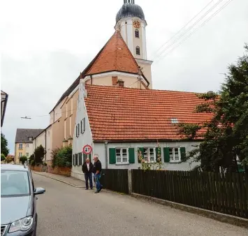  ?? Archivfoto: Vicky Jeanty ?? Direkt an der Marktstraß­e befindet sich eines der ältesten Häuser in Pöttmes. Das Kaschenbau­r Anwesen wurde 1808 erbaut. Die Gemeinde Pöttmes hat das Anwesen auf Erbpacht erworben, mit dem Ziel, hier ein Heimatmuse­um einzuricht­en. Doch daraus wird...