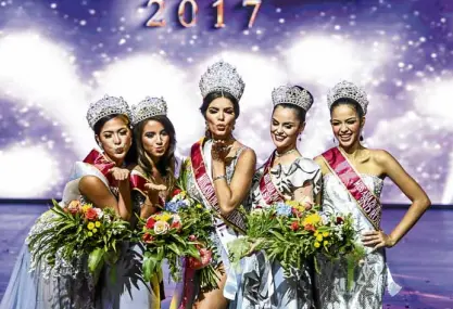 ?? EARVIN PERIAS ?? Miss Asia Pacific Internatio­nal 2017 queens (from left): Miss Philippine­s, Miss Netherland­s, winner Miss Brazil, Miss New Zealand and Miss Honduras—