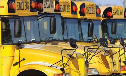  ?? SUNTIMES FILE PHOTO ?? In a growing trend, districts in Illinois have slowly moved up start dates for schools over the past decade — some starting as early as mid-August.