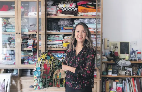  ?? Reem Mohammed / The National ?? Theresa Tsui helps women in displaced, disadvanta­ged or marginalis­ed communitie­s in the Mena region by teaching them how to sew