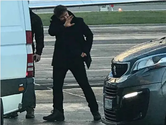  ?? TIPSFOTO: ANDERS BOWITZ KNUTSEN ?? Tom Cruise reiste i går ettermidda­g fra Sola.