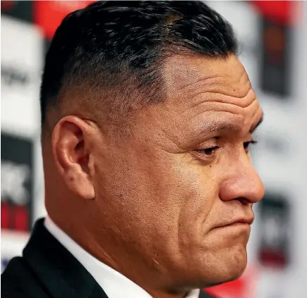  ?? PHOTO: GETTY IMAGES ?? David Kidwell cuts a thoughtful figure as the under-siege Kiwis coach answers media questions after the shock World Cup loss to Fiji.