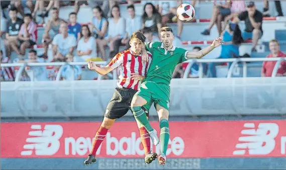  ?? FOTO: JUAN ECHEVERRÍA ?? Renovación los cachorros esperan volver a la senda de la victoria, tras los dos últimos tropiezos, y que la afición pueda disfrutar, tras el cambio de cara del campo de Lezama